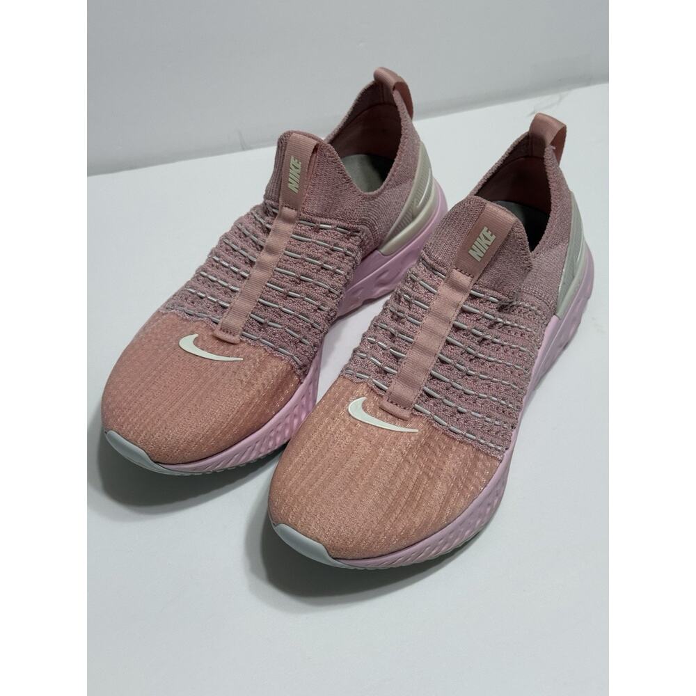 Nike React Phantom Run FK 2 Running Sneakers Pink and White Women’s Sz 9